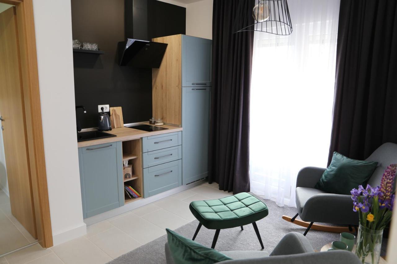 Flora Studio Apartments Korenica Εξωτερικό φωτογραφία