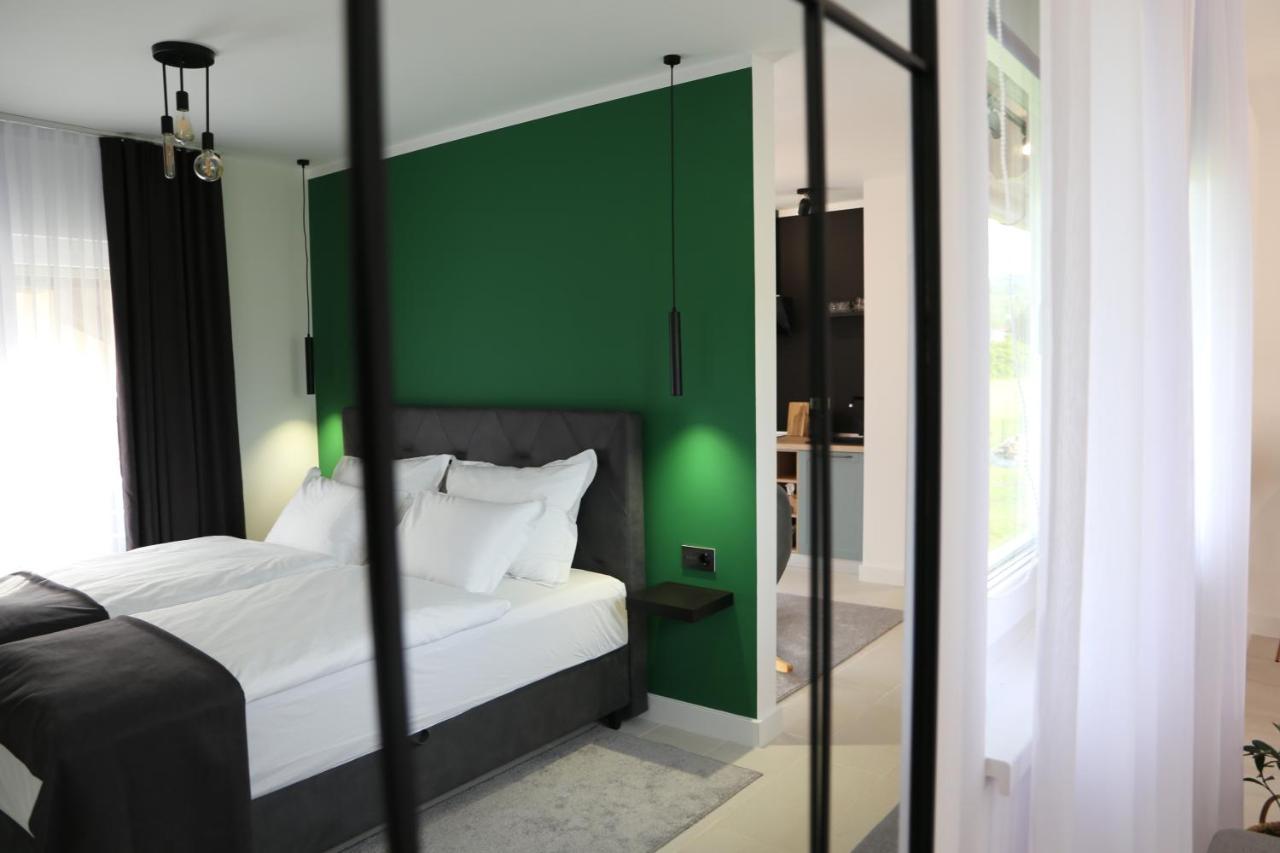 Flora Studio Apartments Korenica Εξωτερικό φωτογραφία