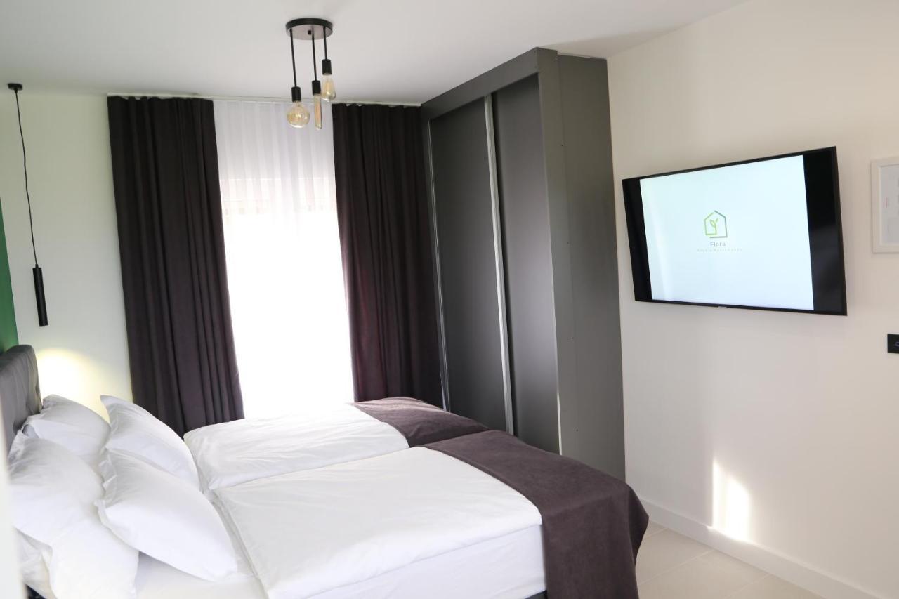Flora Studio Apartments Korenica Εξωτερικό φωτογραφία