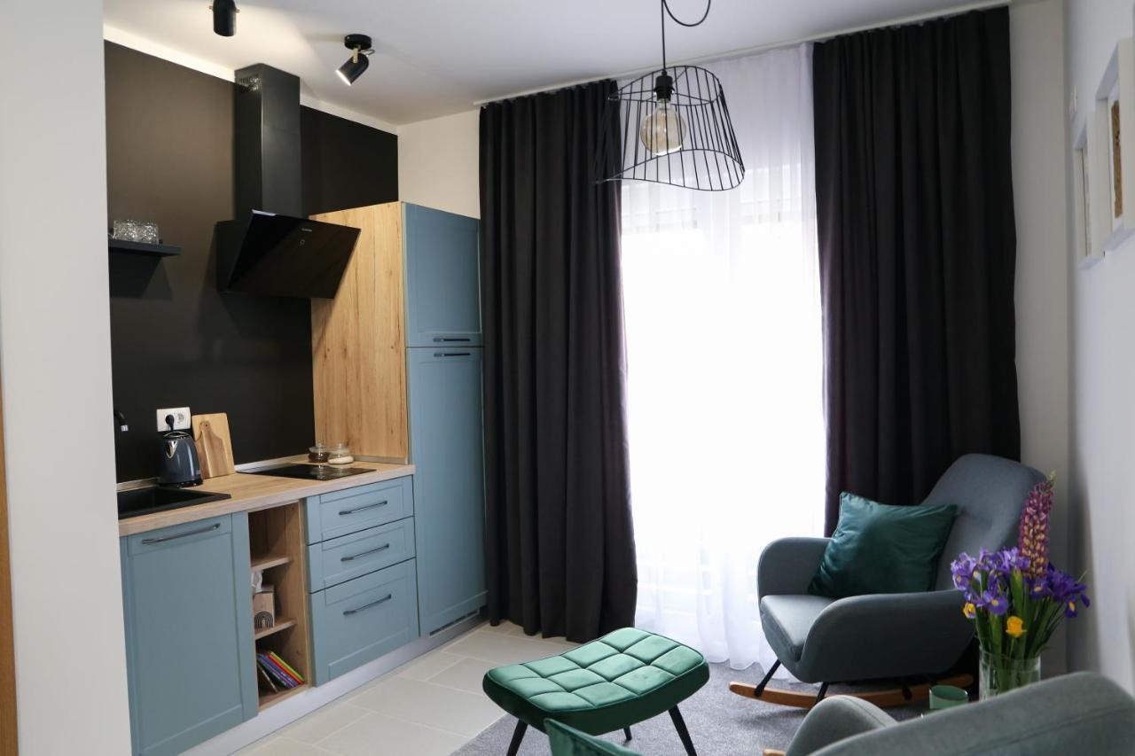 Flora Studio Apartments Korenica Εξωτερικό φωτογραφία